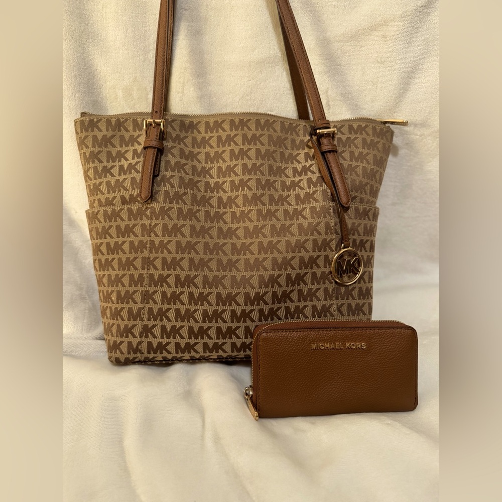 Michael Kors Jet Set Saddle Brown Tote W/Matching Wallet